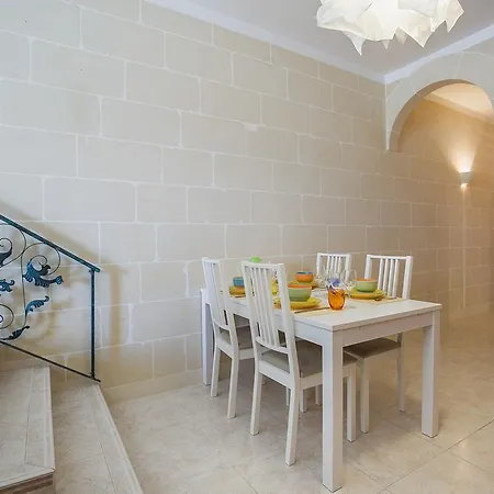 شقة Salini Court Marsalforn