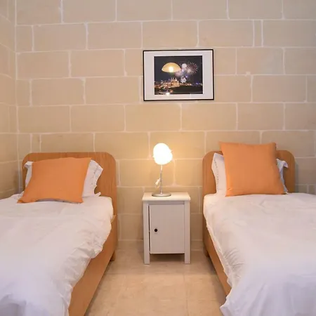 Salini Court شقة Marsalforn